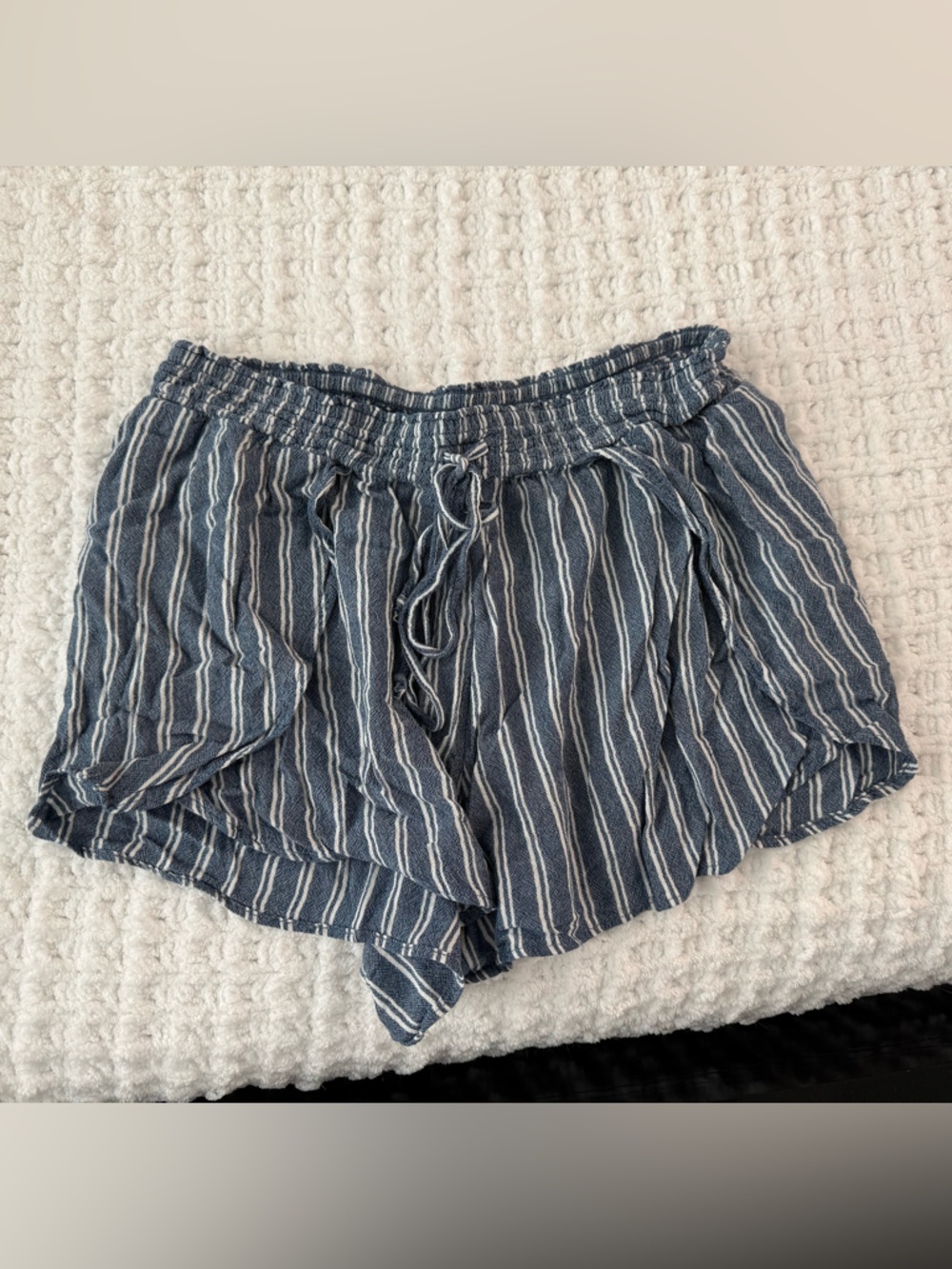 American Eagle Outfitters Blue and White Striped Women’s Shorts
